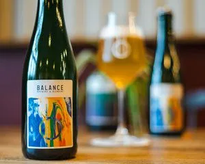 Balance Empty Chair BLEND 2 Table Beer
